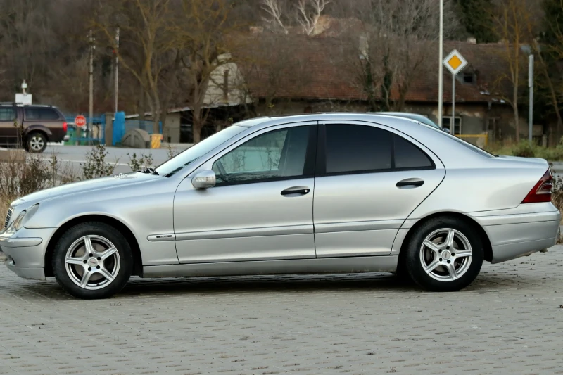 Mercedes-Benz C 220, снимка 3 - Автомобили и джипове - 48743489