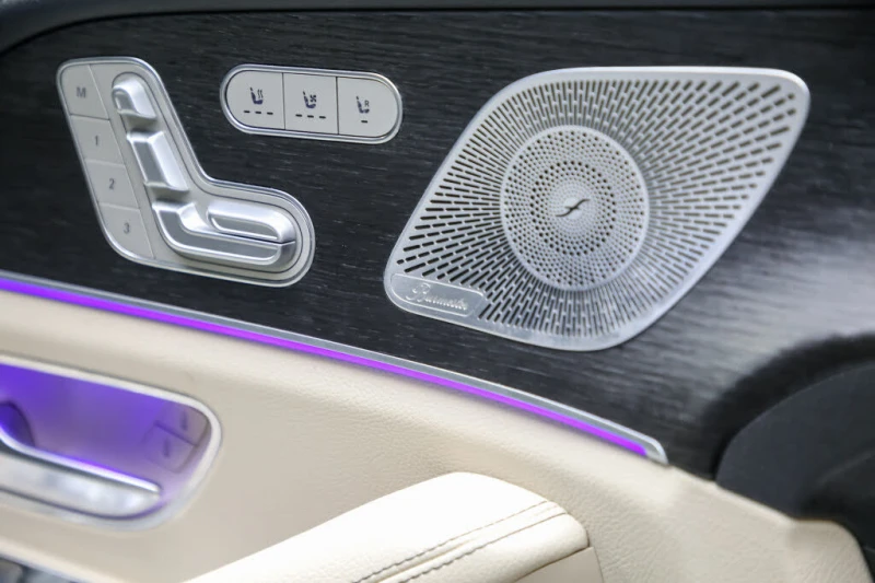Mercedes-Benz GLE 450 FULL MAX* BURMESTER* DISTRONIC* МАСАЖИ* AMBIENT* P, снимка 8 - Автомобили и джипове - 53109652