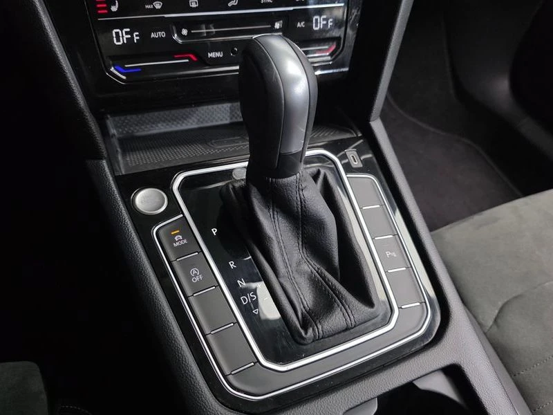 VW Passat 2.0 TDI Premium| 140к.с.| ВКЛ.ТЕХНОТЕСТ, снимка 9 - Автомобили и джипове - 55176491