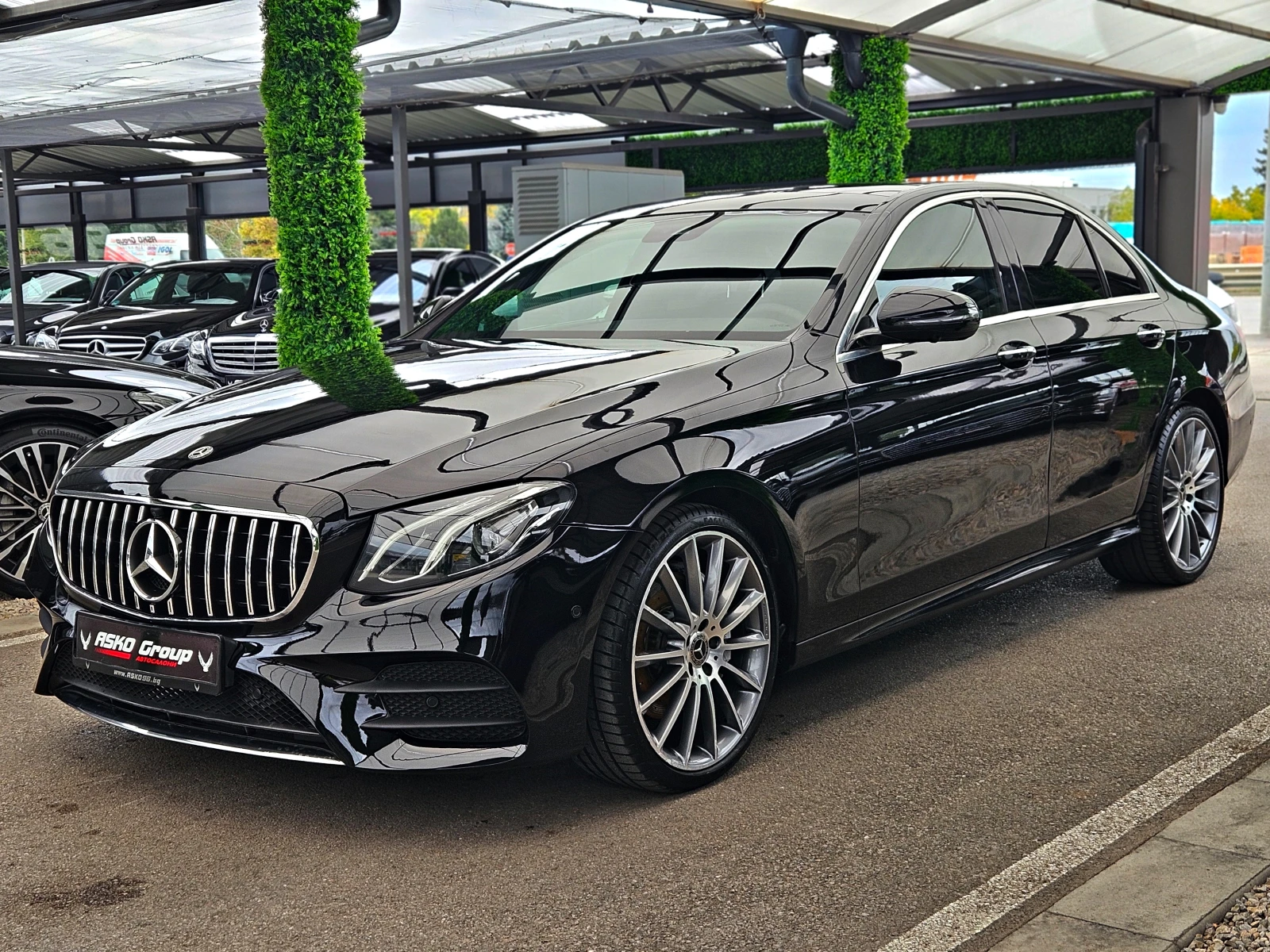 Mercedes-Benz E 220 ! AMG/DIGITAL/GERMANY/PANO/AMBI/360CAM/CAR PLAY/LI, снимка 1