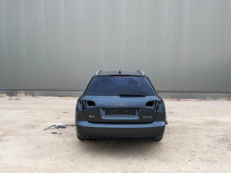Audi A4 2.0 - изображение 1