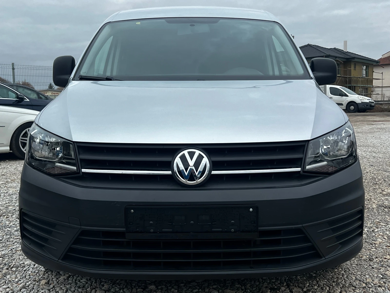 VW Caddy 2.0TDI DSG E6 - изображение 2