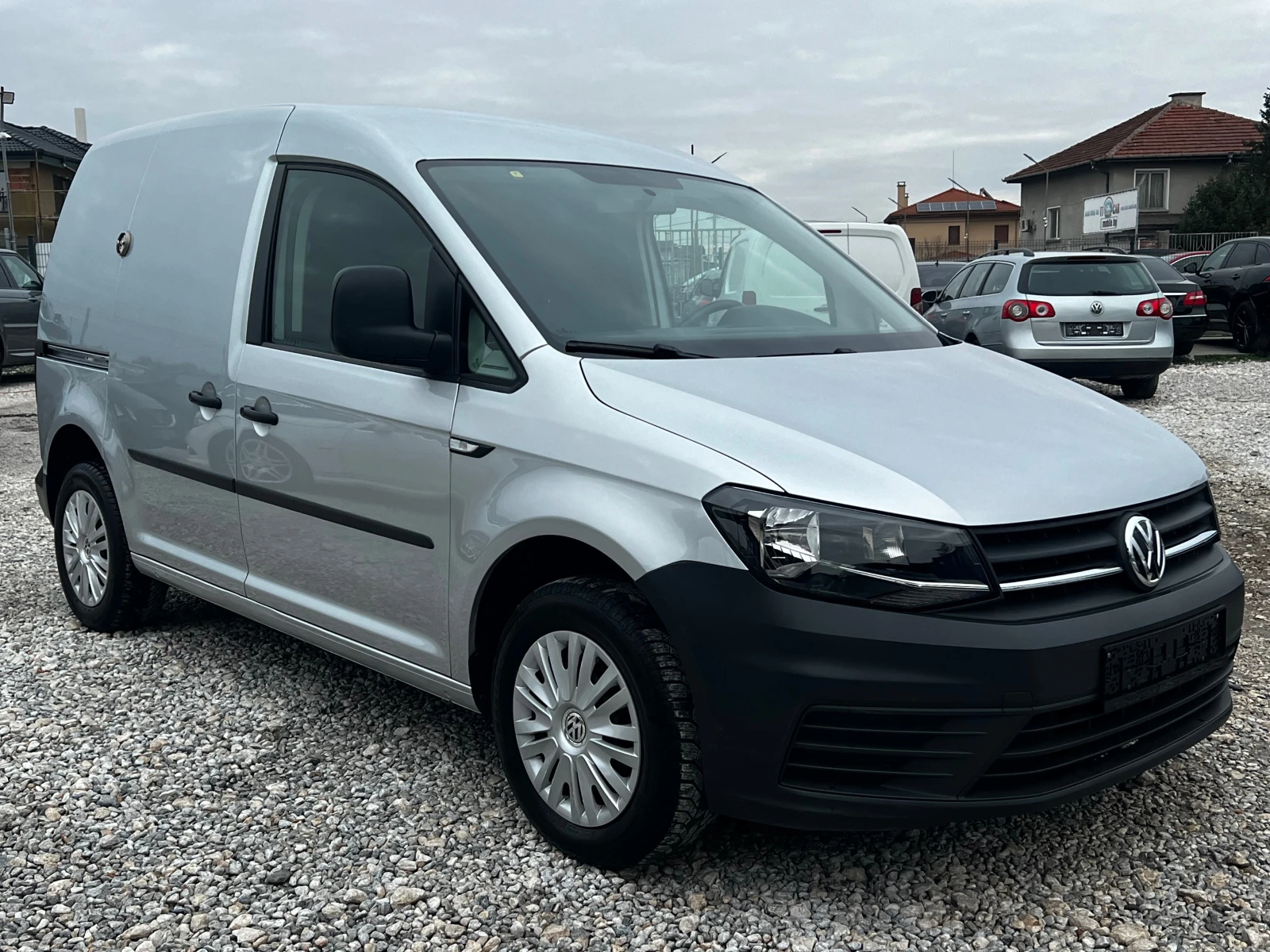 VW Caddy 2.0TDI DSG E6 - изображение 3