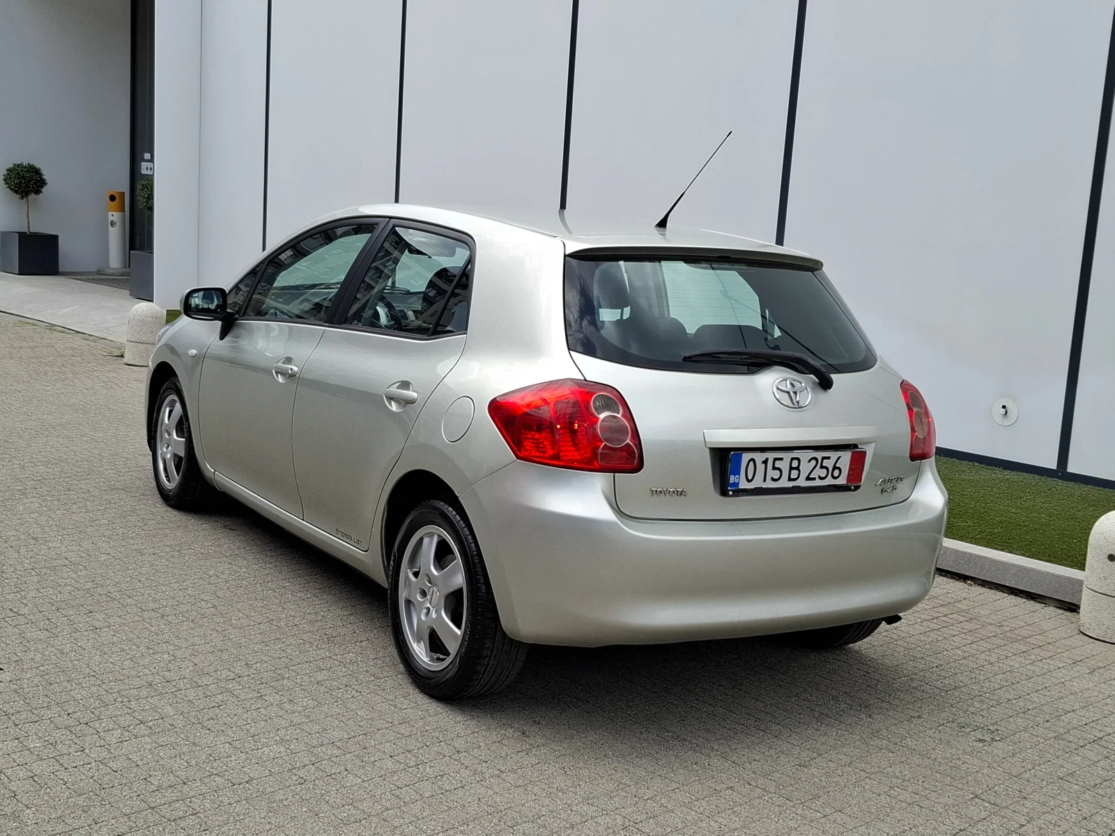 Toyota Auris 1.4D4D* (90кс)* * FACELIFT* * KLIMATRONIK* *  - изображение 6