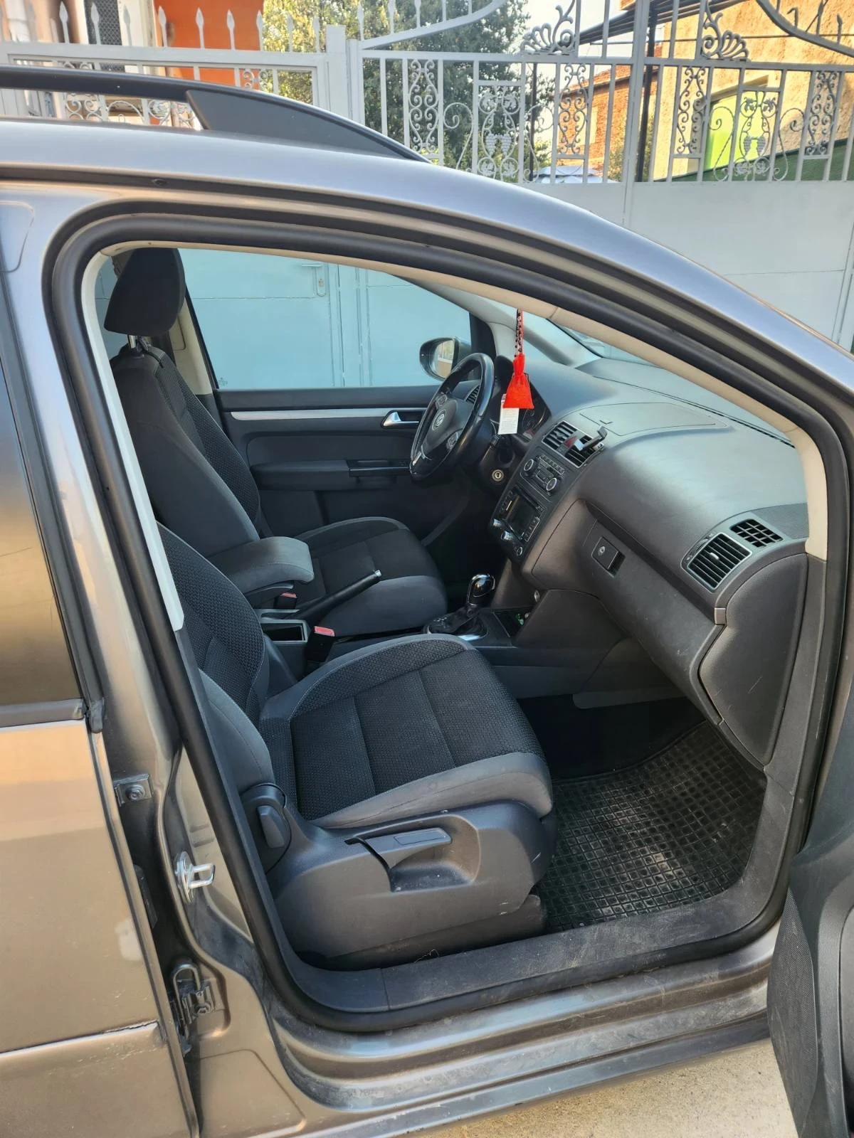 VW Touran 1.6TDI - изображение 7