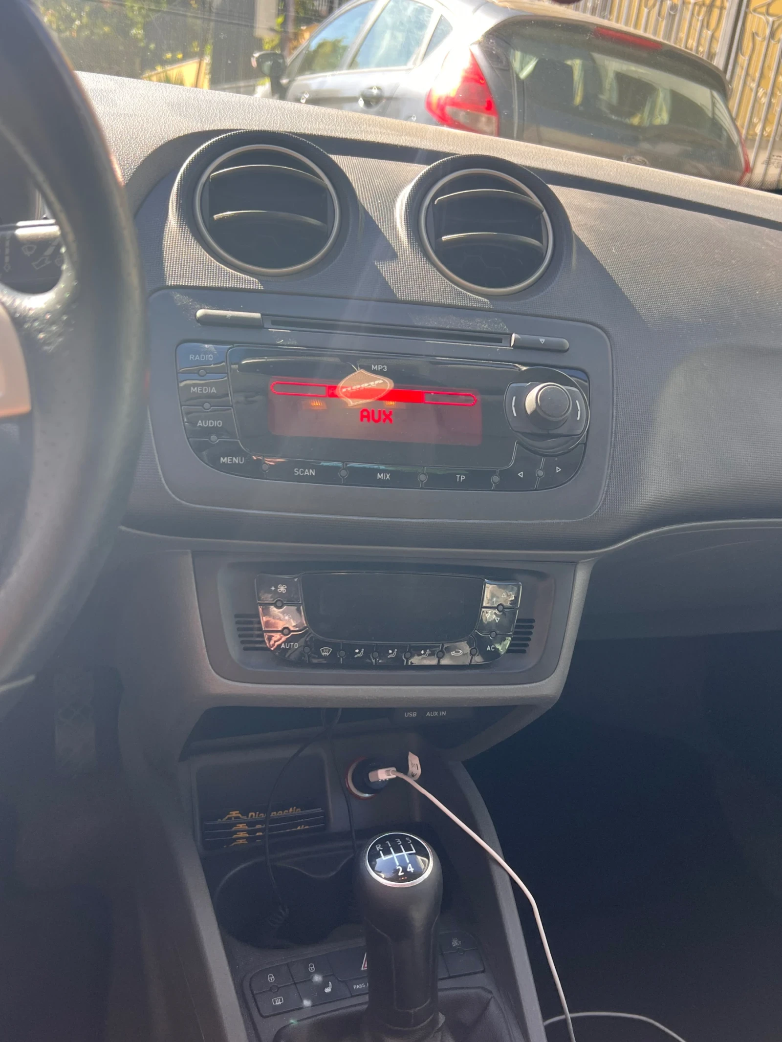 Seat Ibiza COPA Edition / 1.2 /Сменени вериги / Нови гуми - изображение 10