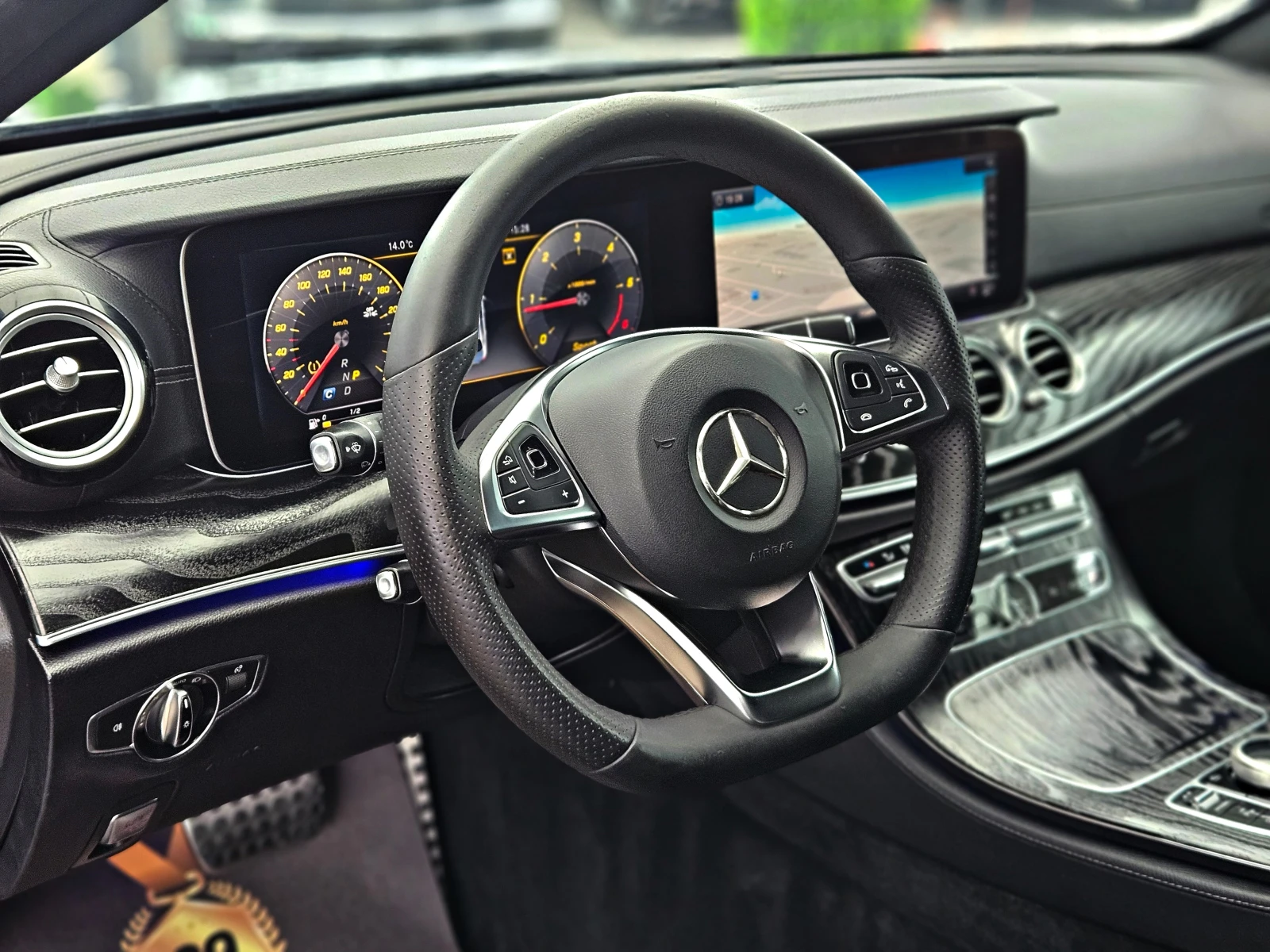 Mercedes-Benz E 220 AMG/DIGITAL/GERMANY/PANO/AMBI/360CAM/CAR PLAY/LIZI - изображение 10