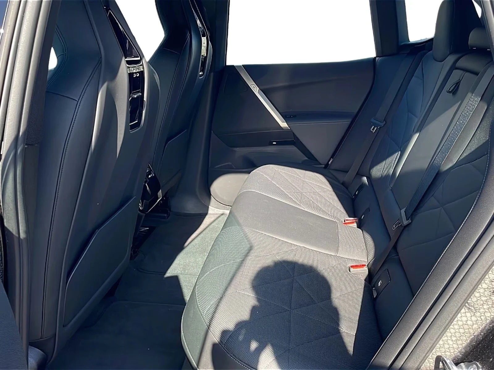 BMW iX xDRIVE/326HP/40/SPORT/CAM/DIGITAL/AMBI/842v | Mobile.bg � ����������� 15