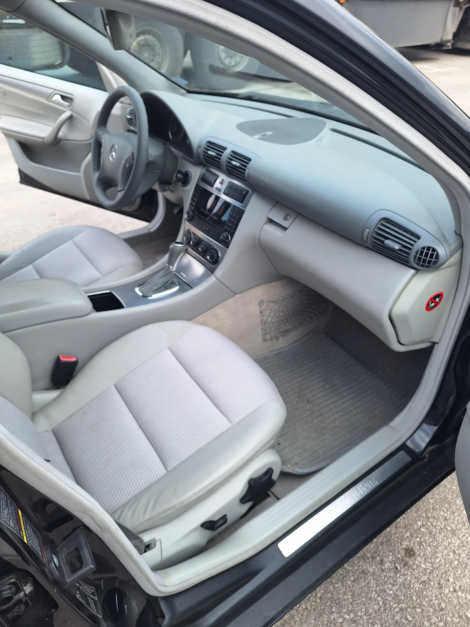 Mercedes-Benz C 230 1.8i kompressor , снимка 8 - Автомобили и джипове - 53927179