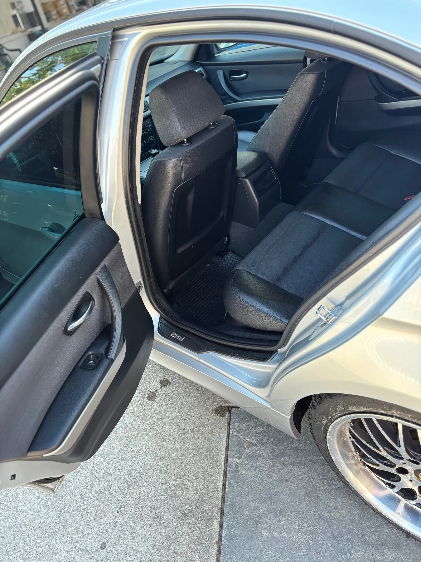 BMW 320, снимка 4 - Автомобили и джипове - 54317396