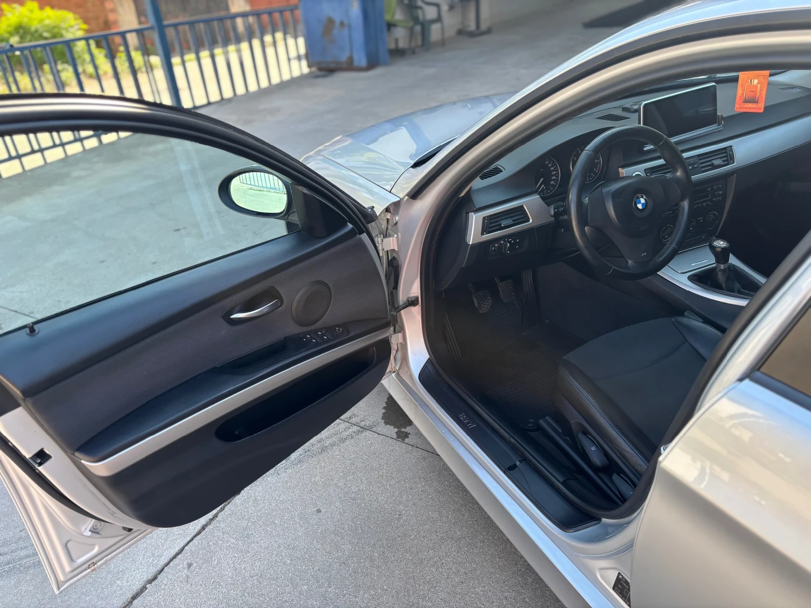 BMW 320, снимка 3 - Автомобили и джипове - 54317396