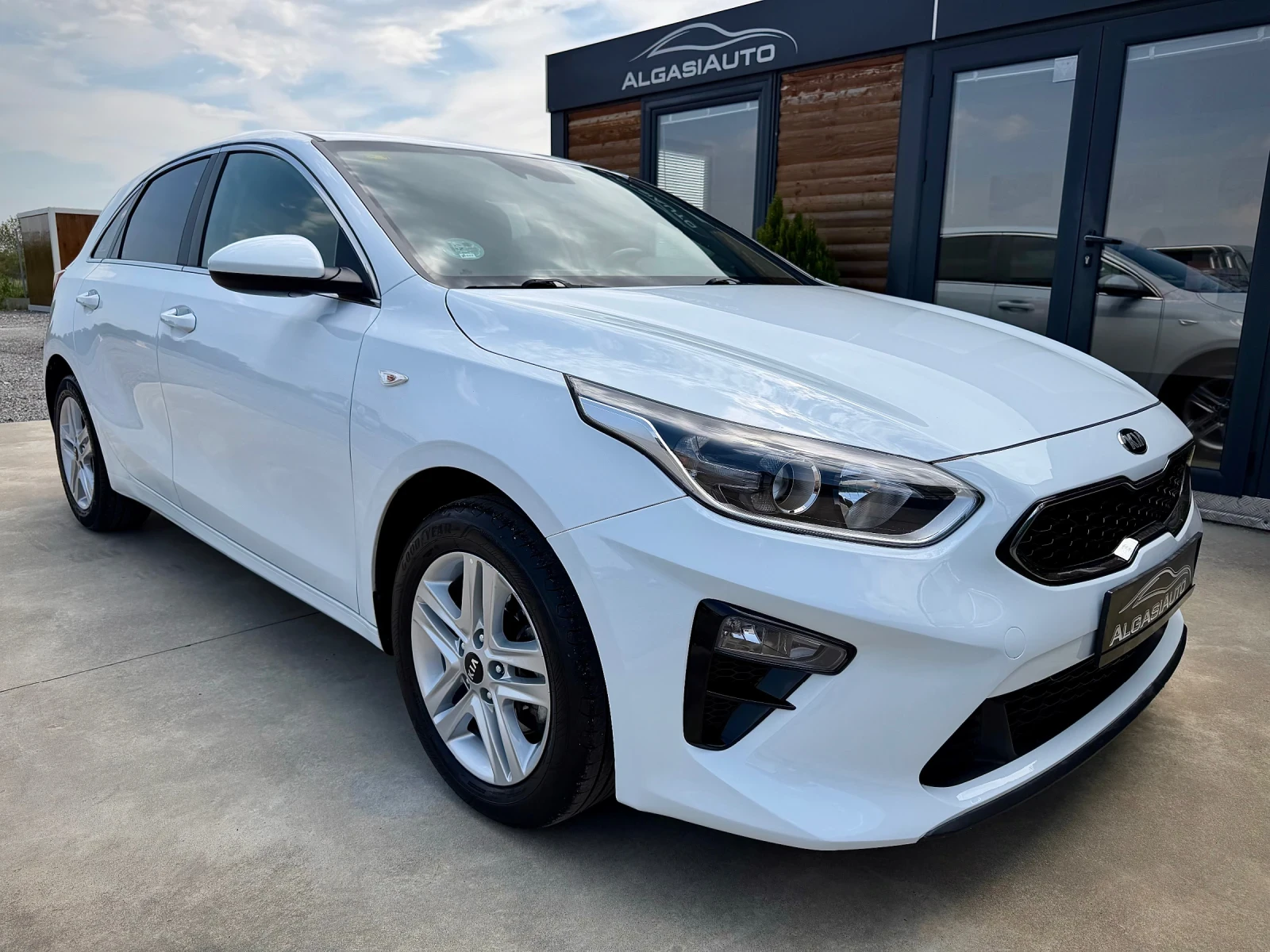 Kia Ceed 1.4 MPI* NAVI* CAMERA, снимка 6 - Автомобили и джипове - 54352452