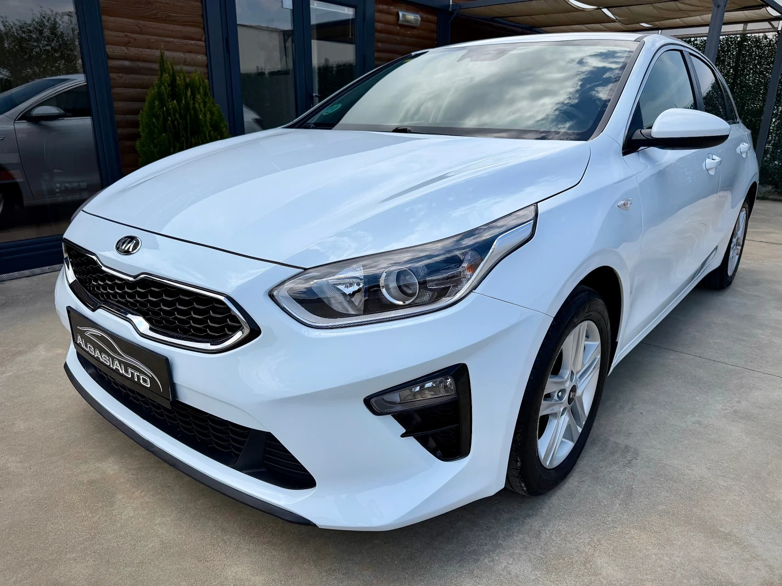 Kia Ceed 1.4 MPI* NAVI* CAMERA, снимка 1 - Автомобили и джипове - 54352452