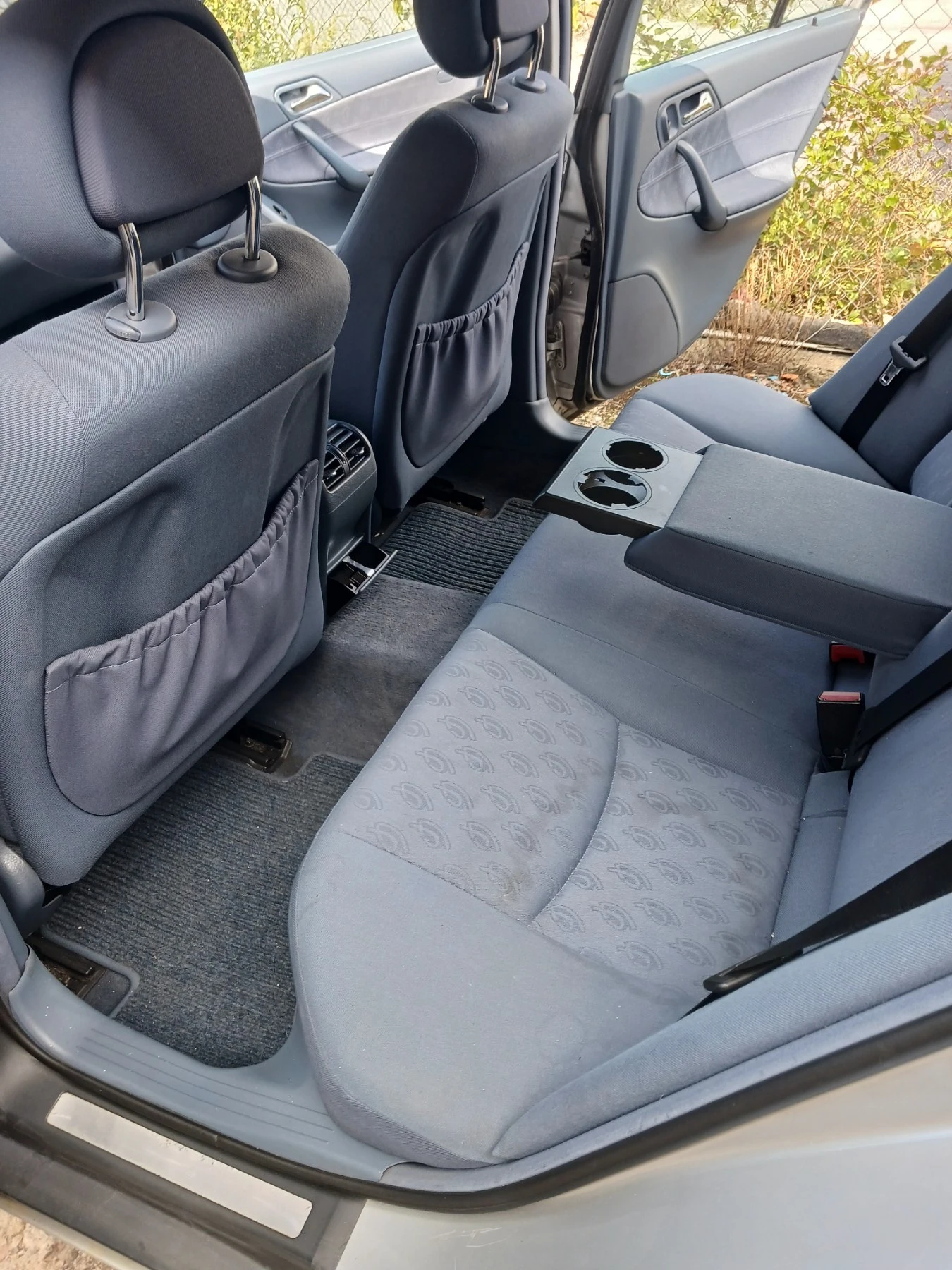 Mercedes-Benz C 220, снимка 11 - Автомобили и джипове - 54402446