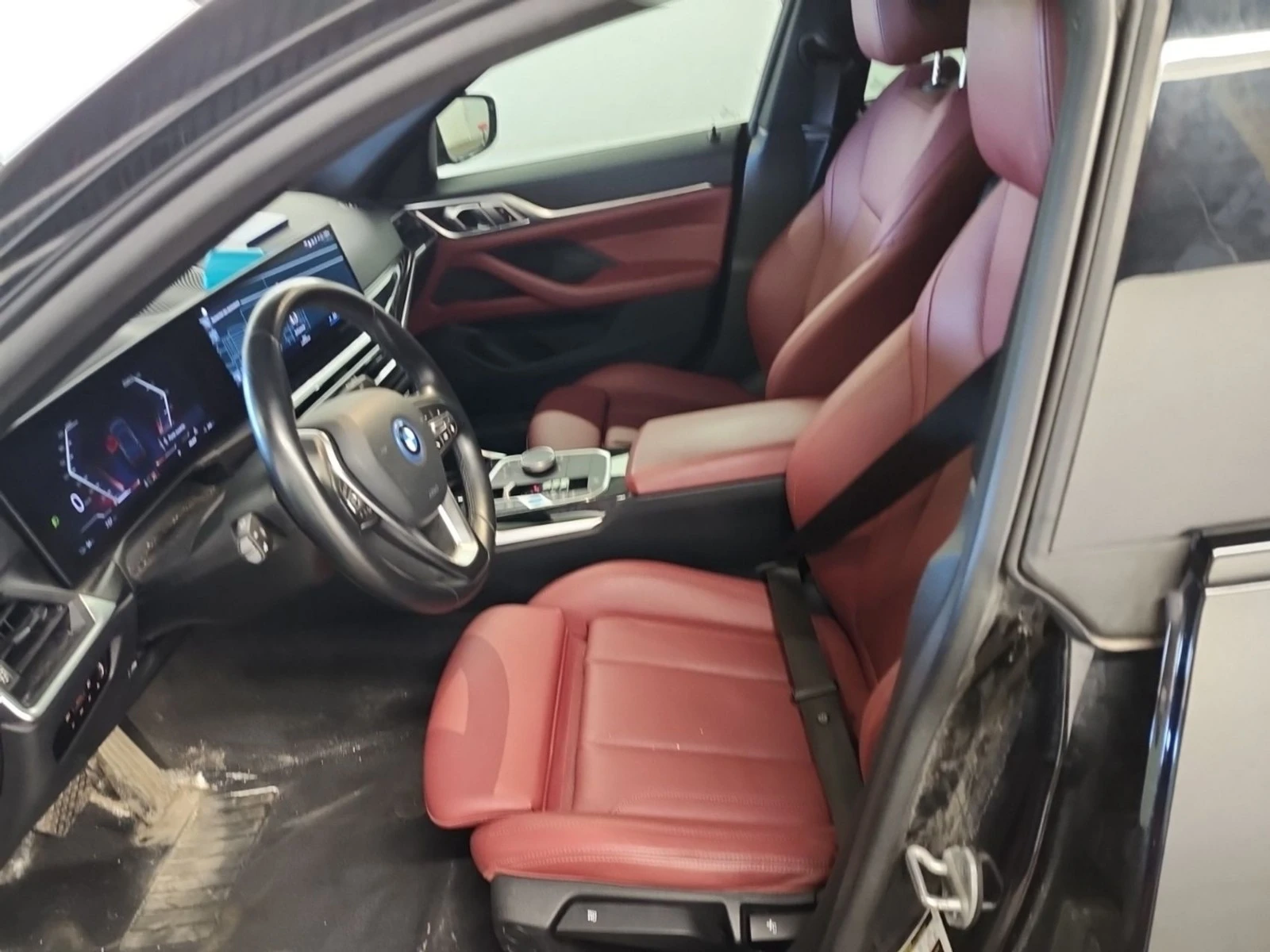 BMW i4 eDrive40* HUD* Distronic* Harman Kardon, снимка 5 - Автомобили и джипове - 54460015