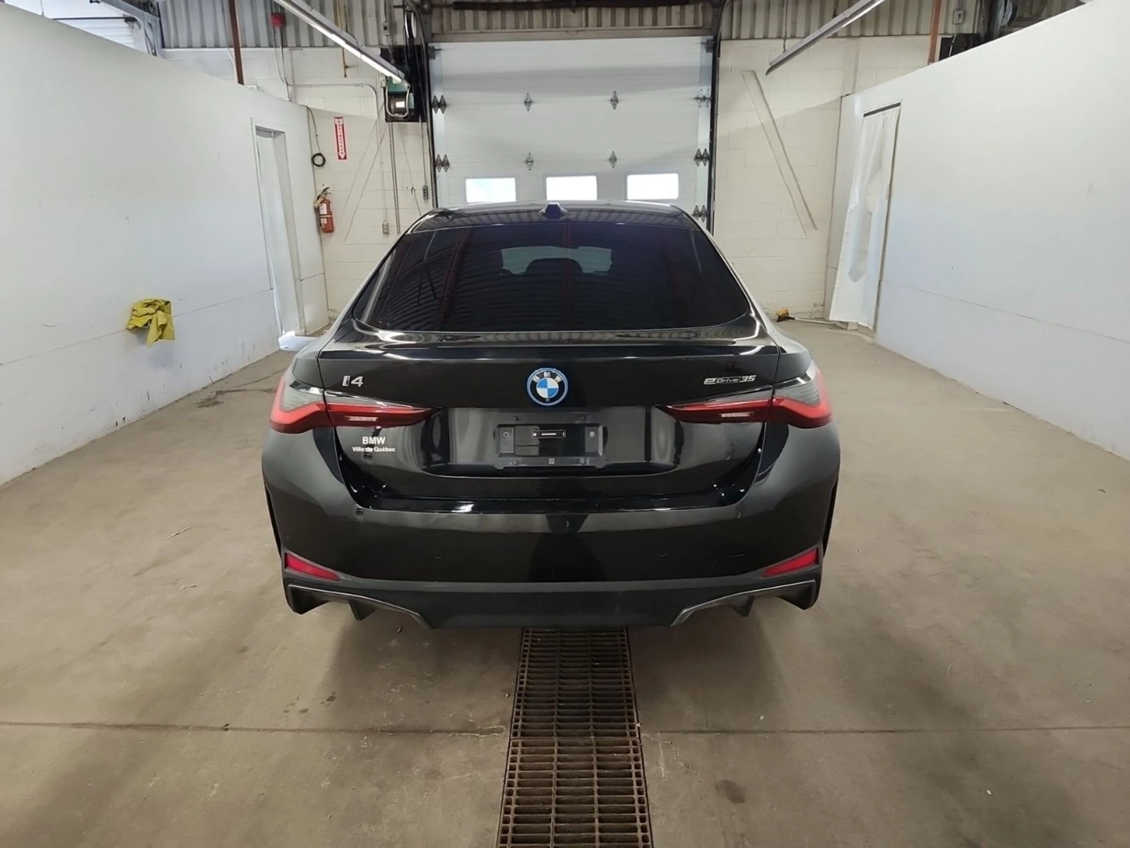 BMW i4 eDrive40* HUD* Distronic* Harman Kardon, снимка 15 - Автомобили и джипове - 54460015