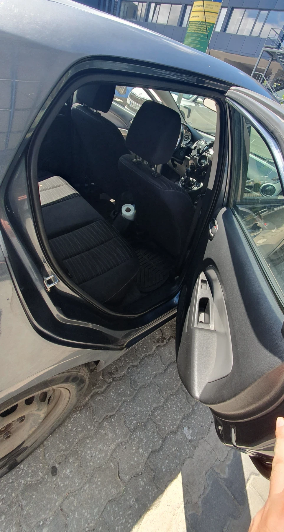 Mazda 2 1.3 Верига + газ, снимка 10 - Автомобили и джипове - 54594257