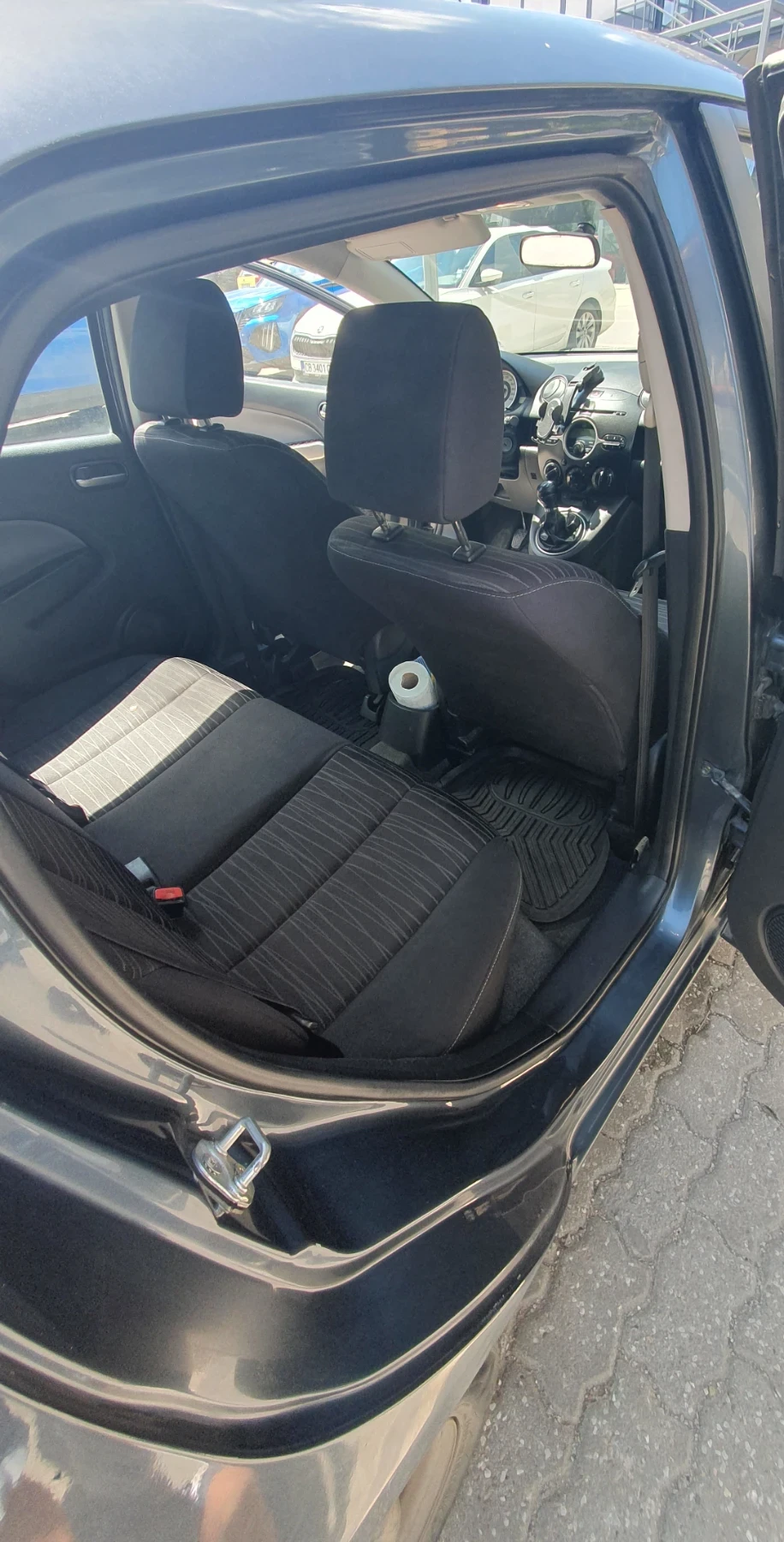 Mazda 2 1.3 Верига + газ, снимка 9 - Автомобили и джипове - 54594257