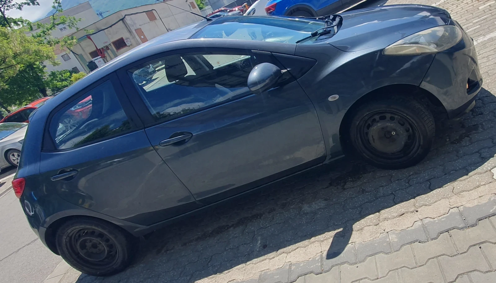Mazda 2 1.3 Верига + газ, снимка 5 - Автомобили и джипове - 54594257