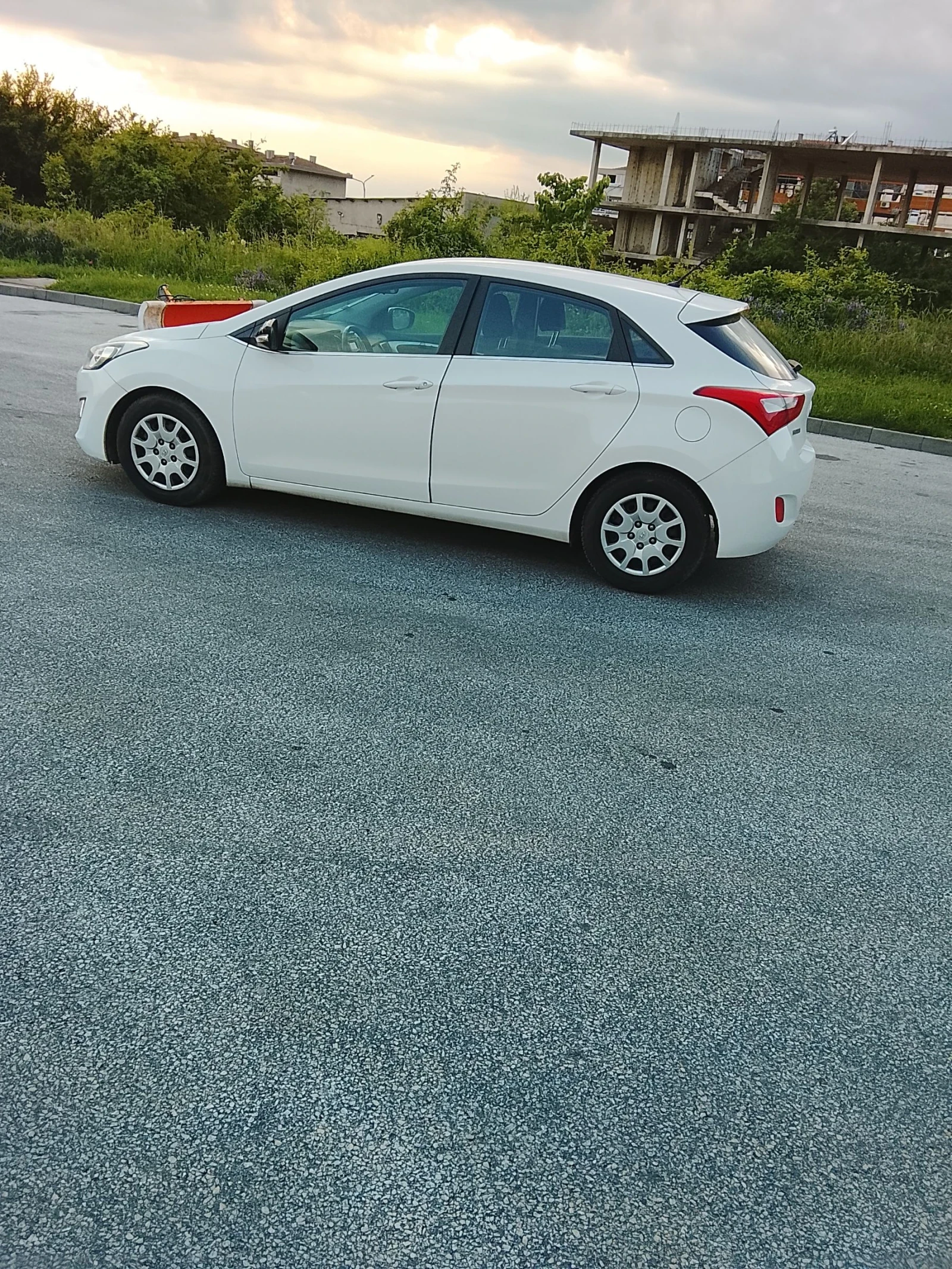 Hyundai I30 1.6unikat, снимка 3 - Автомобили и джипове - 54794737
