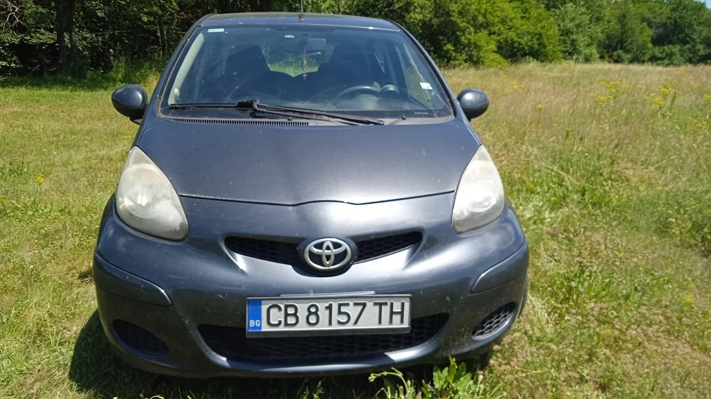 Toyota Aygo 1.0i 68hp, снимка 8 - Автомобили и джипове - 54902401