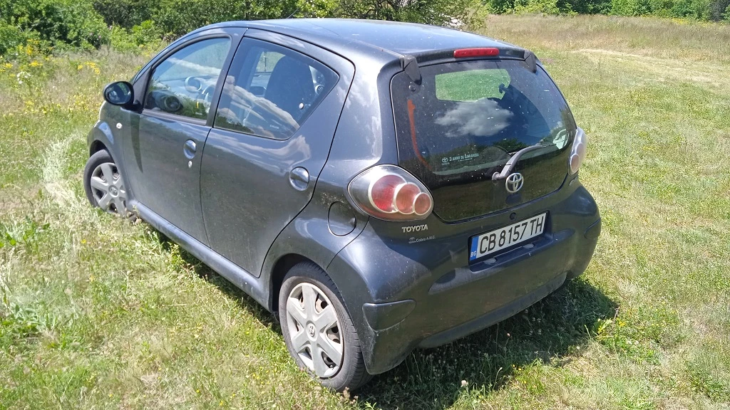 Toyota Aygo 1.0i 68hp, снимка 5 - Автомобили и джипове - 54902401