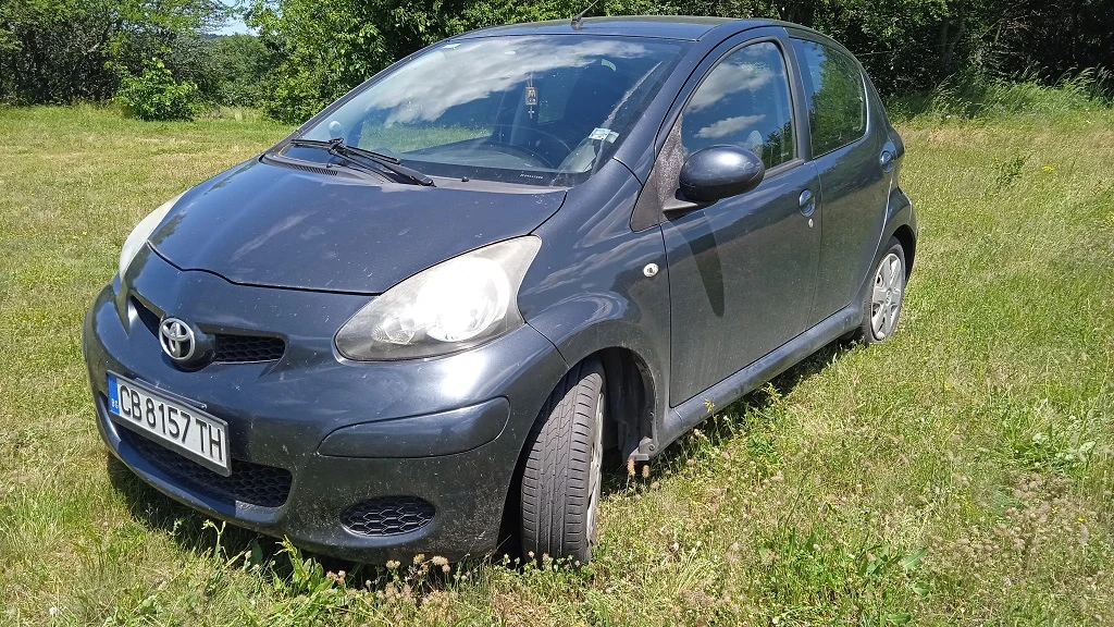 Toyota Aygo 1.0i 68hp, снимка 7 - Автомобили и джипове - 54902401