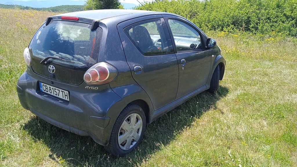 Toyota Aygo 1.0i 68hp, снимка 3 - Автомобили и джипове - 54902401
