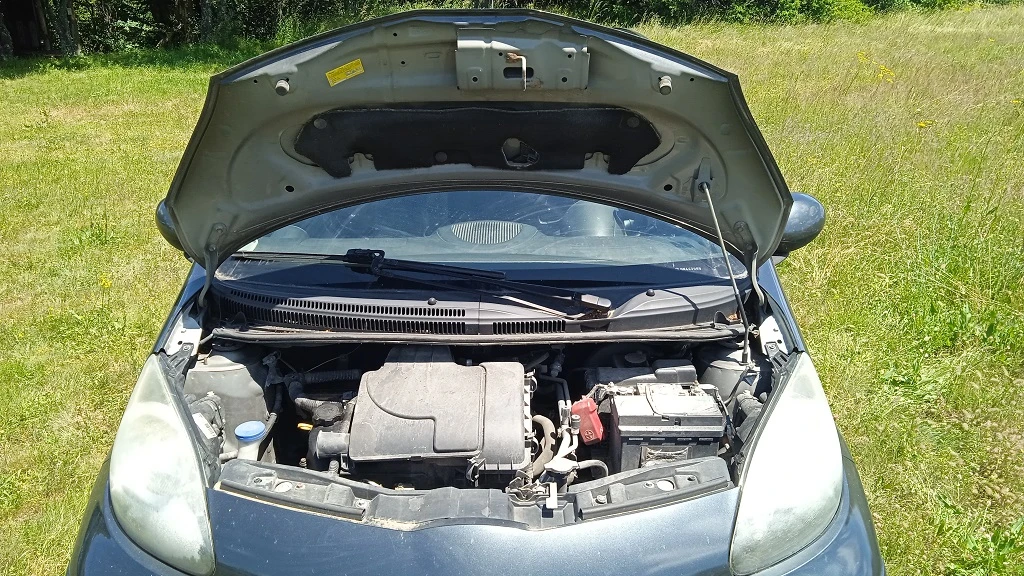 Toyota Aygo 1.0i 68hp, снимка 13 - Автомобили и джипове - 54902401