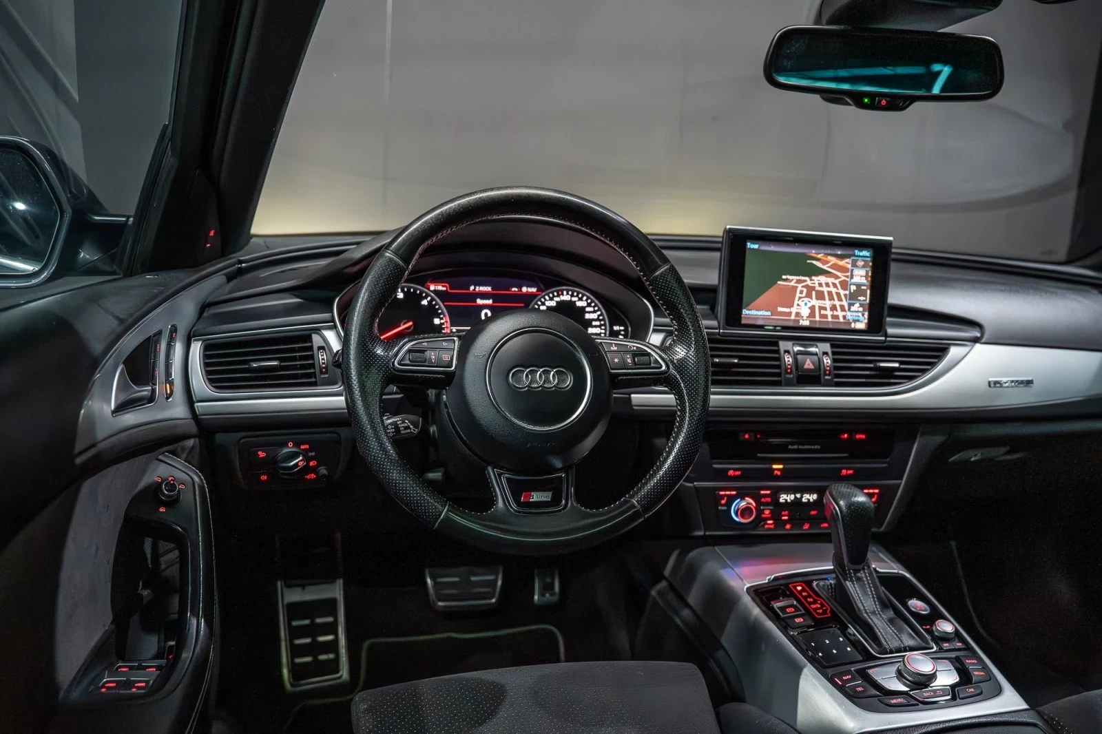 Audi A6 3.0 TDI / FACELIFT / PANO / RS / MATRIX /MAXTON, снимка 10 - Автомобили и джипове - 55178141