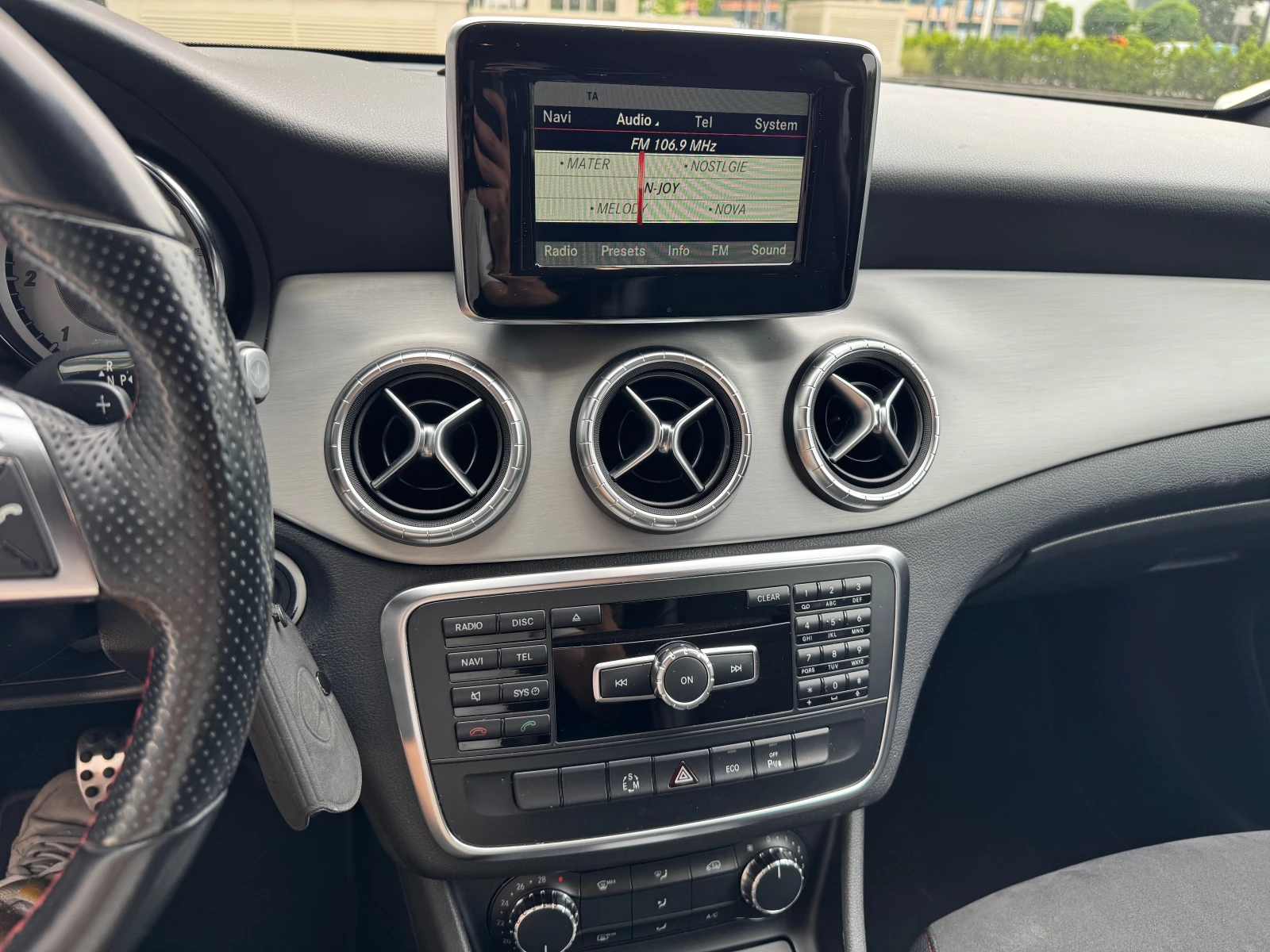 Mercedes-Benz CLA 200 AMG, снимка 11 - Автомобили и джипове - 55187394