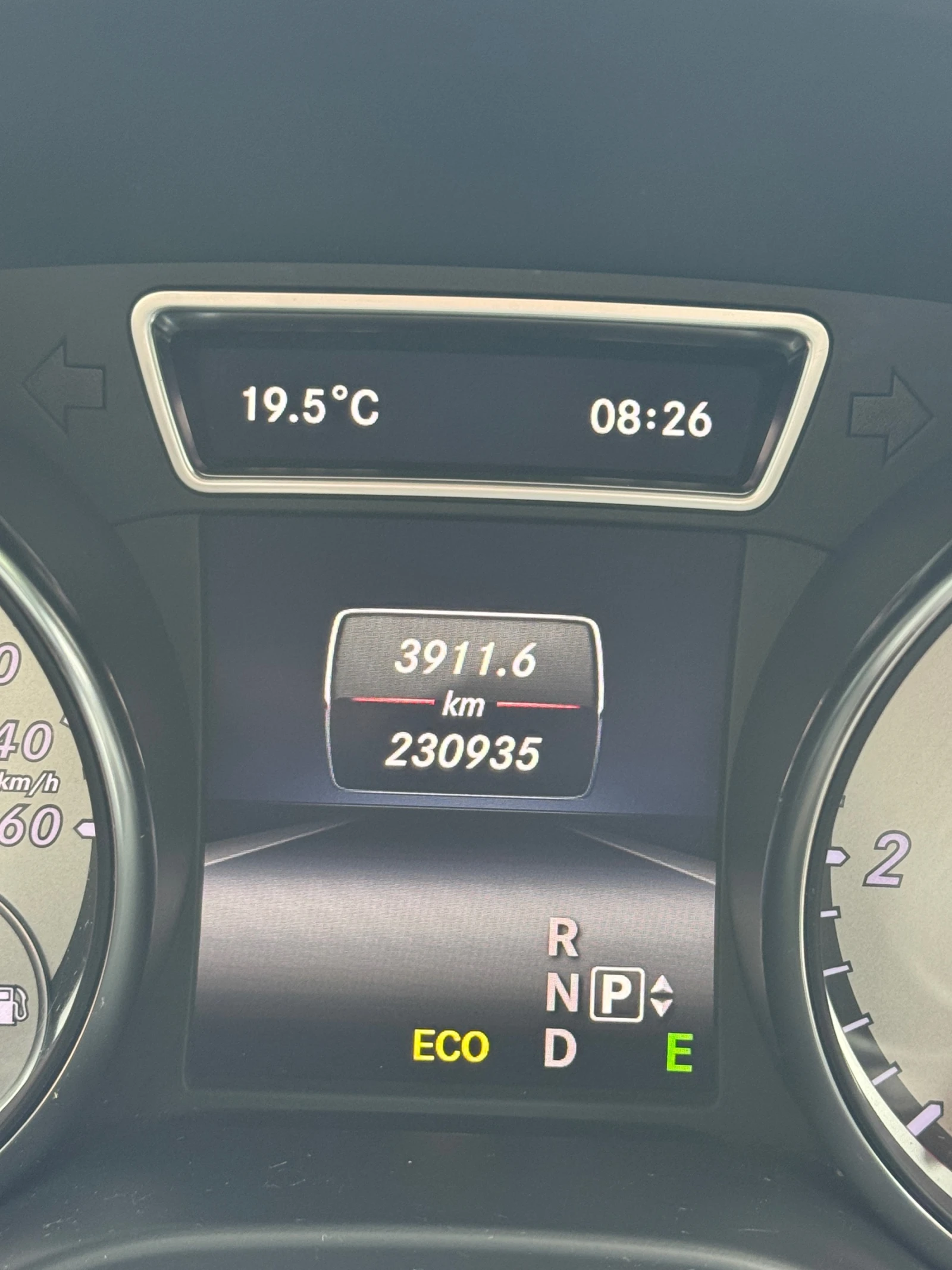 Mercedes-Benz CLA 200 AMG, снимка 13 - Автомобили и джипове - 55187394