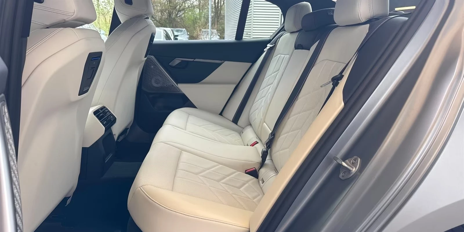 BMW i5  E DRIVE 40/M Sport PRO/LED/PANO/B&W/HUD | Mobile.bg � ����������� 10