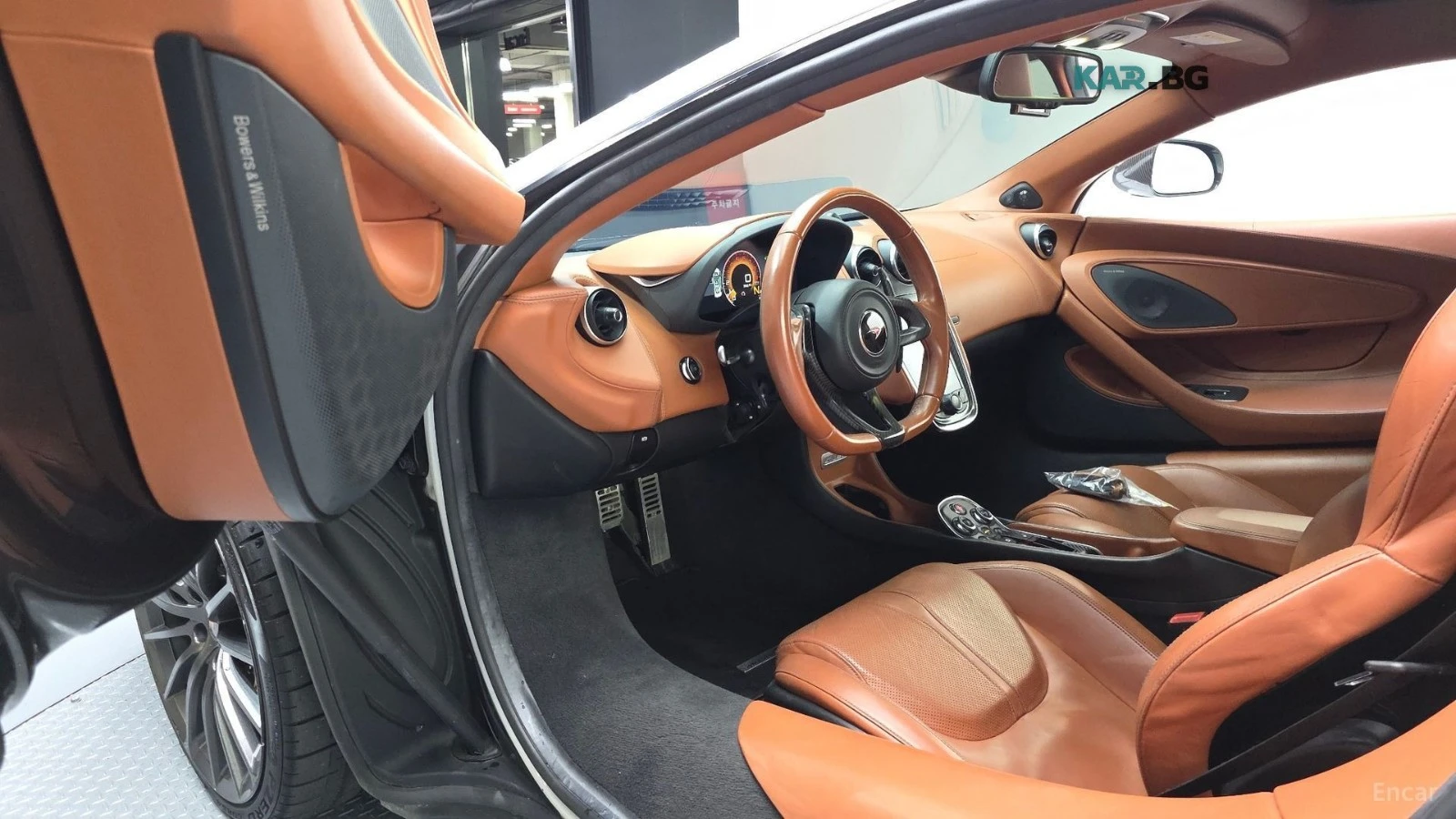 McLaren GT 570* 3.8* КАМЕРА* ПОДГРЕВ* KEYLESS* ШИБИДАХ* , снимка 8 - Автомобили и джипове - 55990193