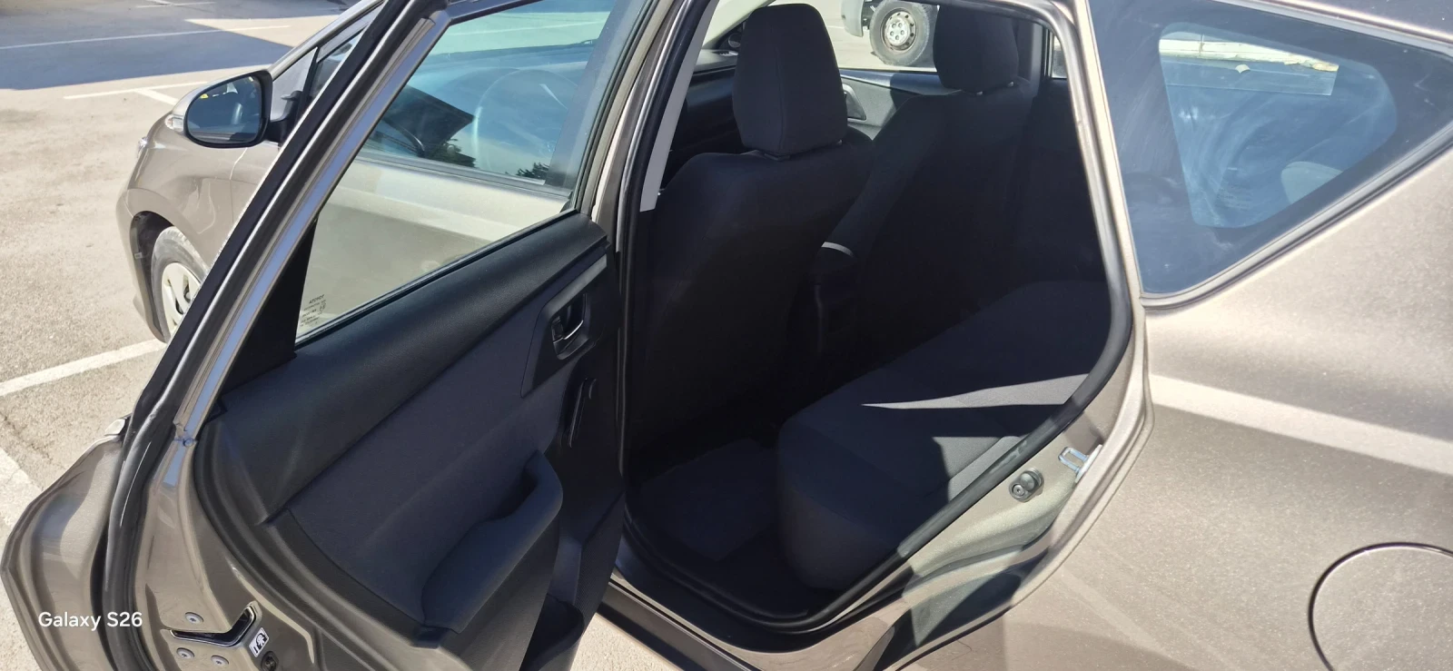 Toyota Auris, снимка 8 - Автомобили и джипове - 56448765