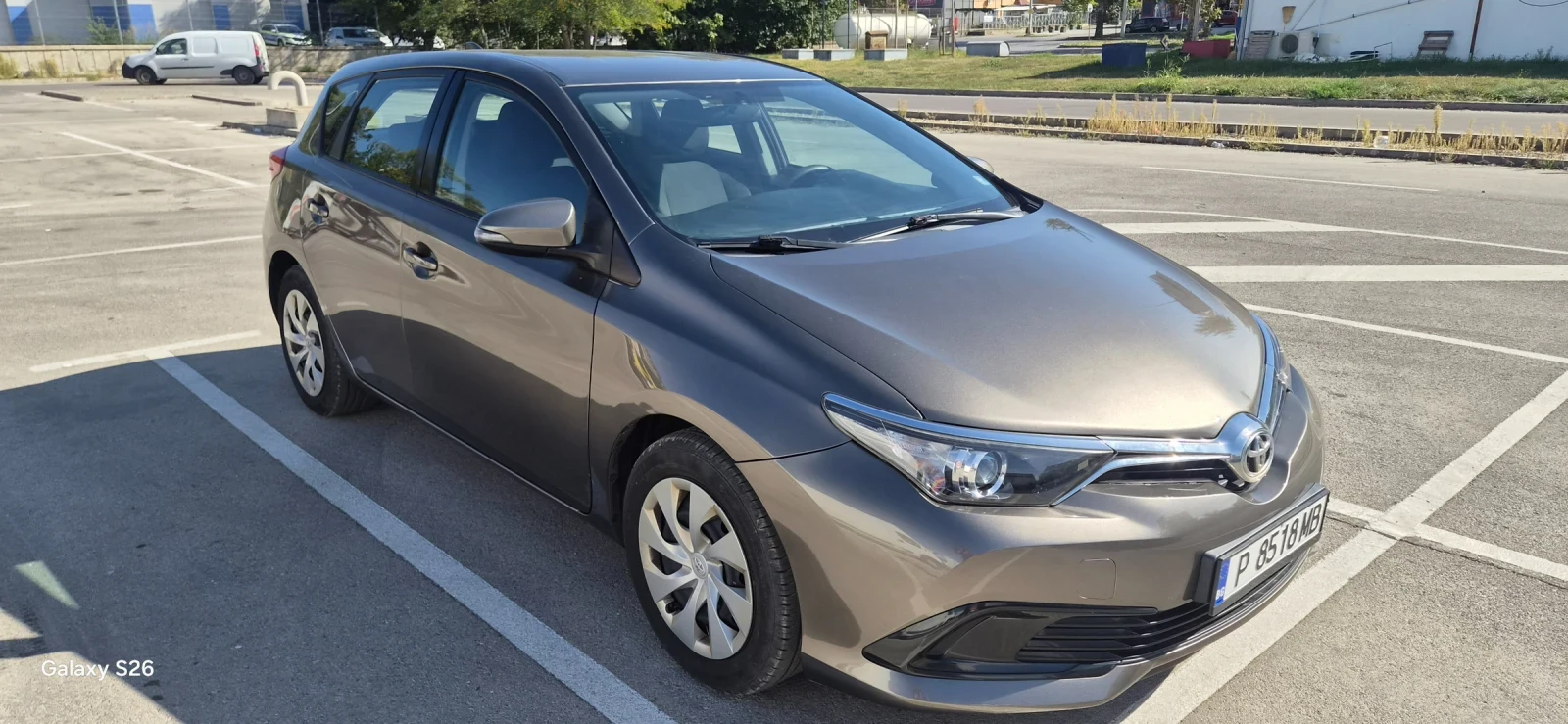 Toyota Auris, снимка 3 - Автомобили и джипове - 56448765
