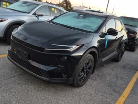 ������ Toyota C-HR