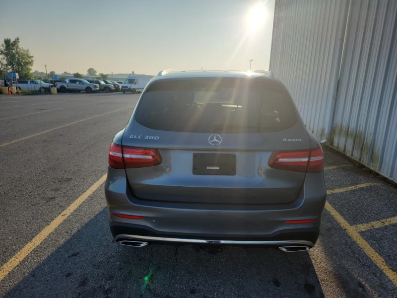 Mercedes-Benz GLC 300 4MATIC* AMG-pkg* Подгрев* Пано* Камера* М.зона* , снимка 5 - Автомобили и джипове - 52317658