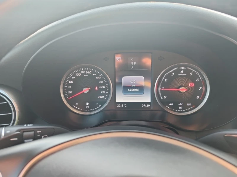 Mercedes-Benz GLC 300 4MATIC* AMG-pkg* Подгрев* Пано* Камера* М.зона* , снимка 10 - Автомобили и джипове - 52317658