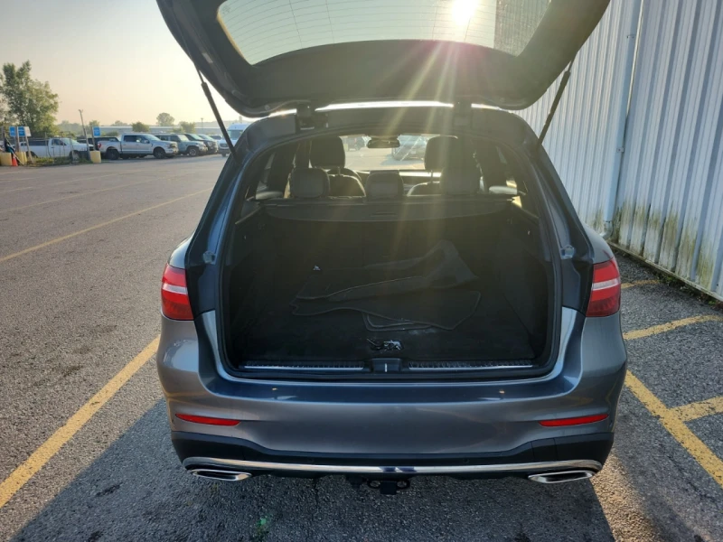 Mercedes-Benz GLC 300 4MATIC* AMG-pkg* Подгрев* Пано* Камера* М.зона* , снимка 14 - Автомобили и джипове - 52317658