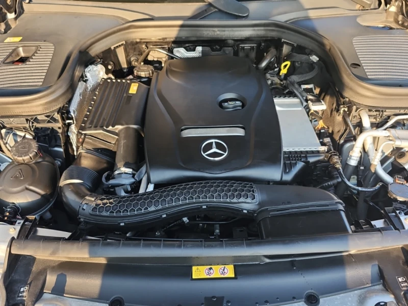 Mercedes-Benz GLC 300 4MATIC* AMG-pkg* Подгрев* Пано* Камера* М.зона* , снимка 15 - Автомобили и джипове - 52317658