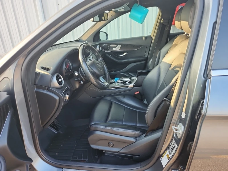 Mercedes-Benz GLC 300 4MATIC* AMG-pkg* Подгрев* Пано* Камера* М.зона* , снимка 7 - Автомобили и джипове - 52317658