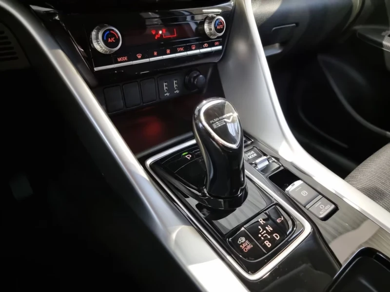 Mitsubishi Eclipse Cross 2.4PHEV/188HP/4WD/CAM/NAVI/KLESS/LED/L.ASSIST/658g, снимка 12 - Автомобили и джипове - 52710520