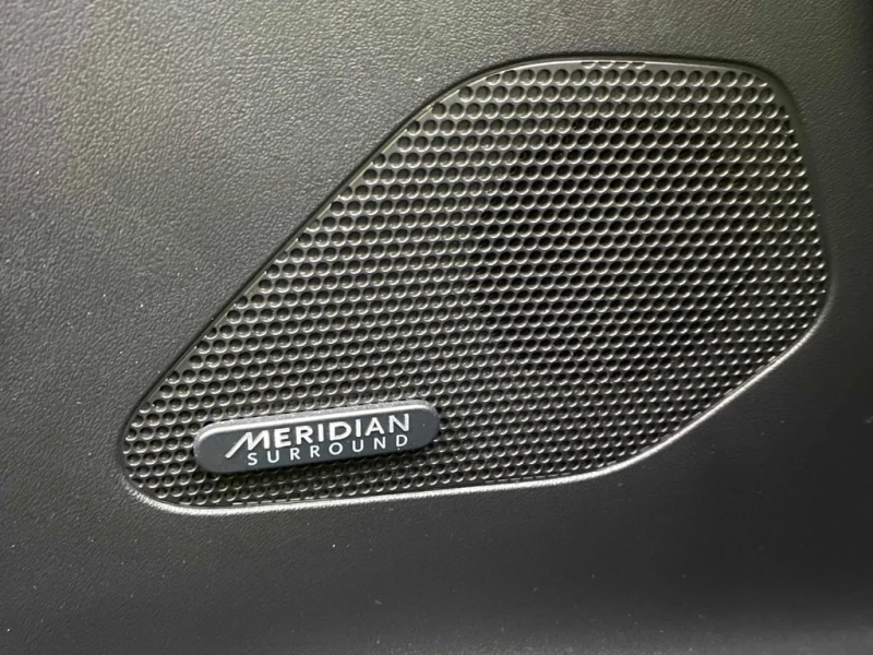 Jaguar F-PACE * Prestige * CARFAX * ЦЕНА ДО БГ, снимка 16 - Автомобили и джипове - 53063257