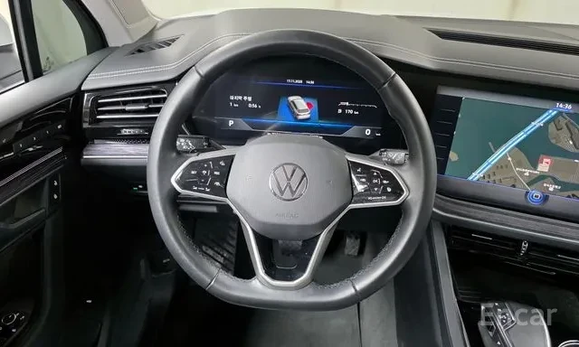 VW Touareg 3.0TDI Premium Дистроник Панорама Обдухване , снимка 6 - Автомобили и джипове - 55741396