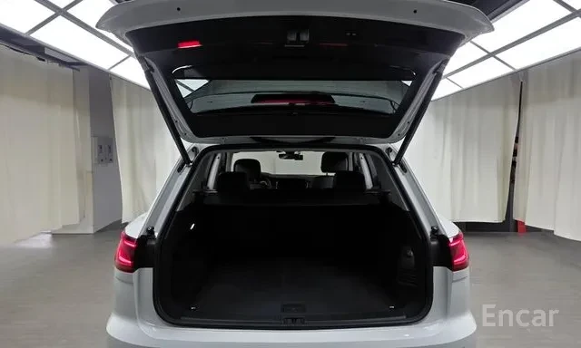 VW Touareg 3.0TDI Premium Дистроник Панорама Обдухване , снимка 14 - Автомобили и джипове - 55741396