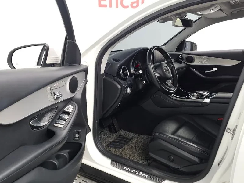 Mercedes-Benz GLC 220 4MATIC - САМО 30% АВАНС, снимка 10 - Автомобили и джипове - 56005609