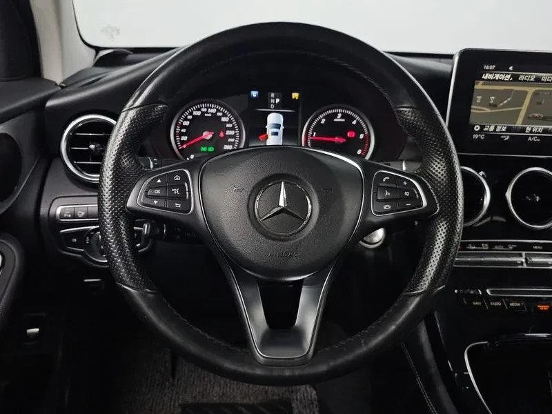 Mercedes-Benz GLC 220 4MATIC - САМО 30% АВАНС, снимка 13 - Автомобили и джипове - 56005609
