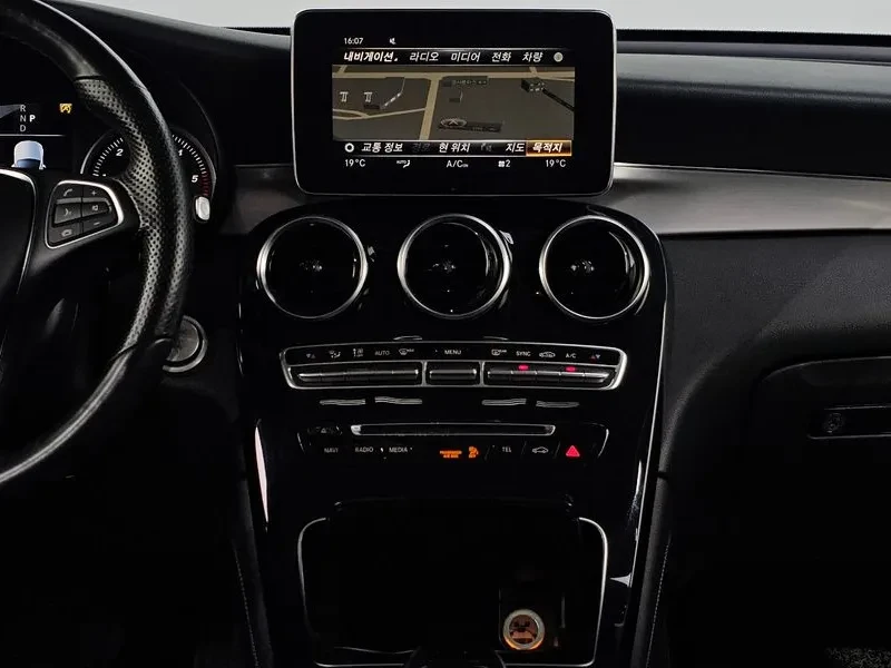 Mercedes-Benz GLC 220 4MATIC - САМО 30% АВАНС, снимка 14 - Автомобили и джипове - 56005609