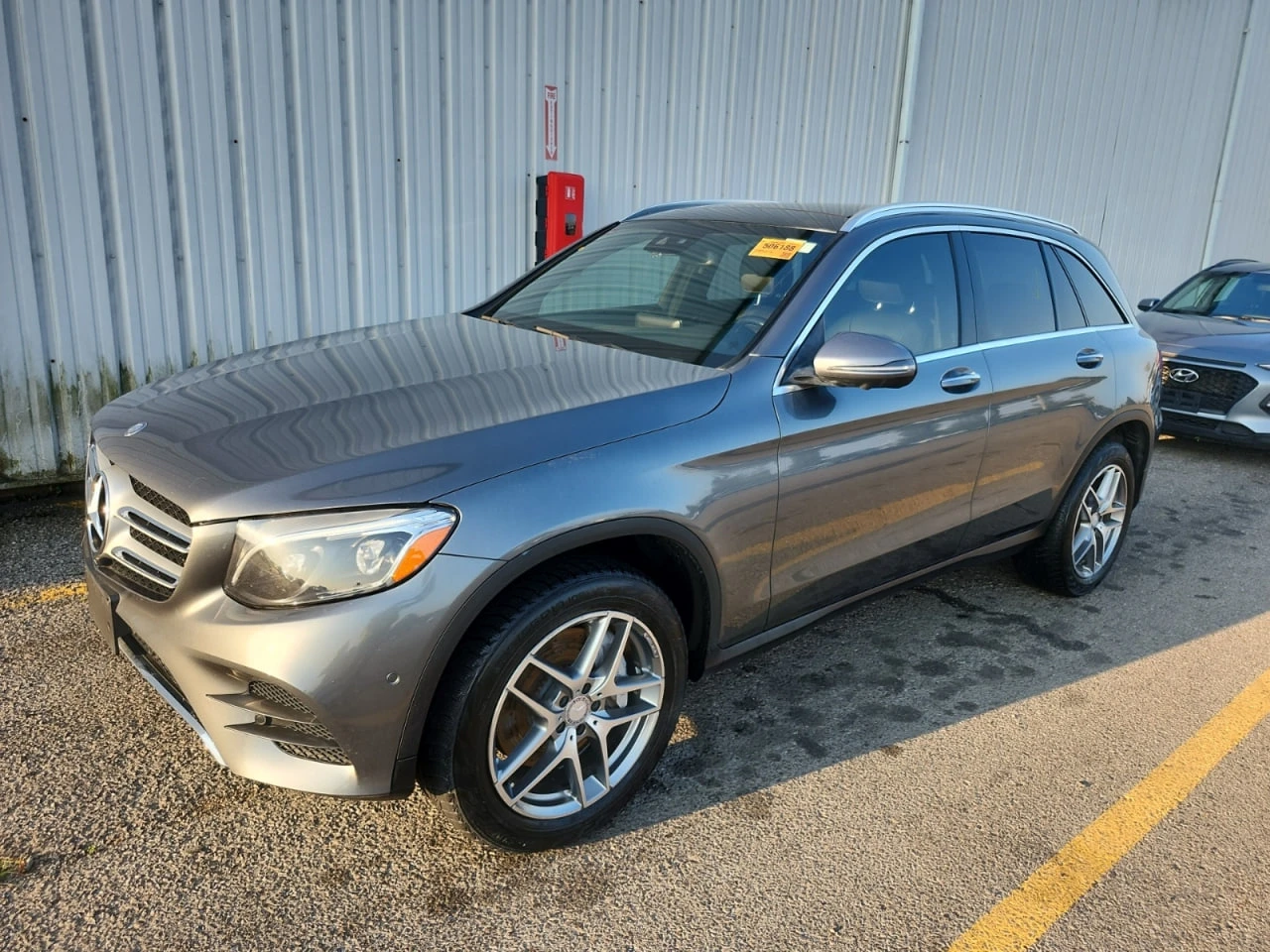Mercedes-Benz GLC 300 4MATIC* AMG-pkg* Подгрев* Пано* Камера* М.зона* , снимка 1